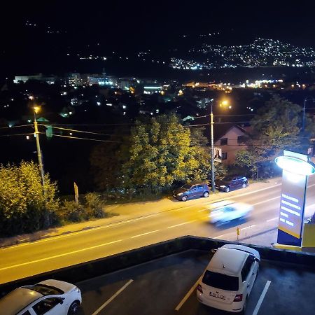 Sleep And Drive Cosy Apartment ซาราเยโว ภายนอก รูปภาพ